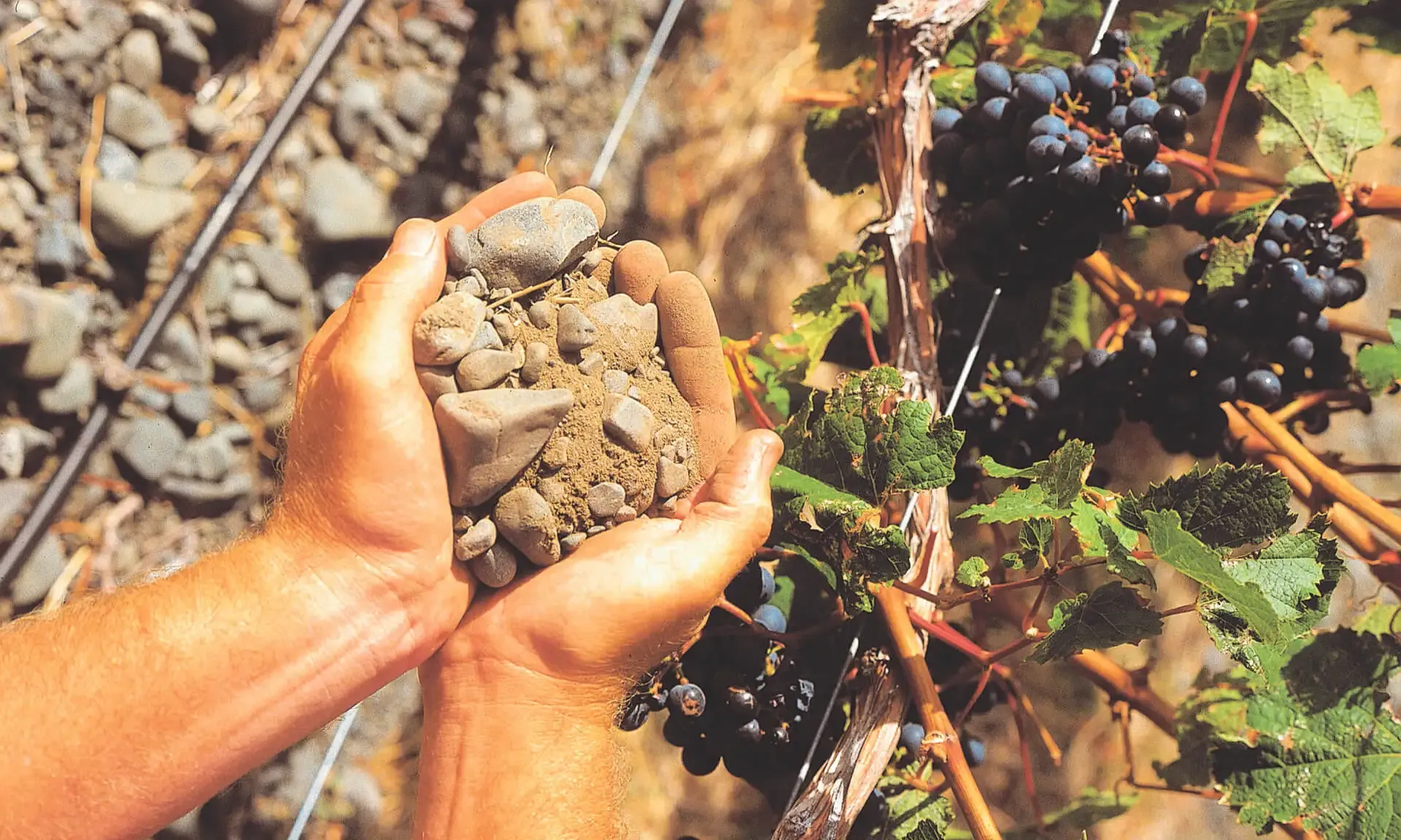 Gravel: Structure, Drainage, and Ageing Power