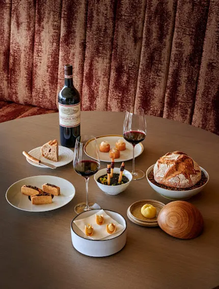 French pastries and wine restaurant saint emilion La Petite Perdrix